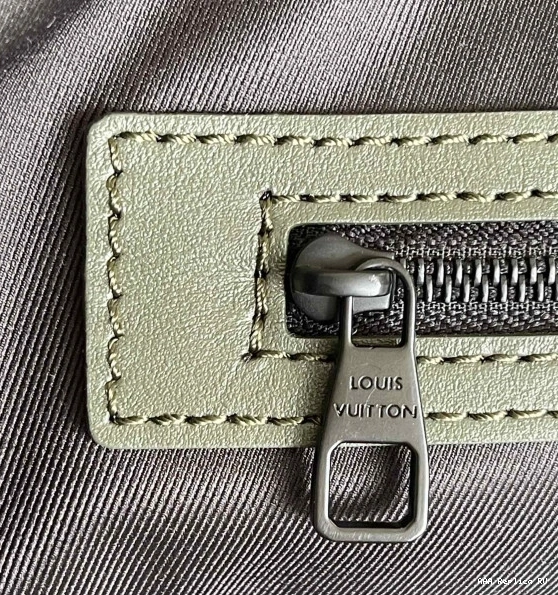 Aaa replica ru 50 BANDOULIÈRE KEEPALL LOUIS VUITTON 0820